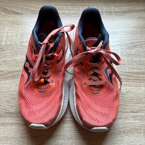 Saucony Power Run women’s running shoes - distance and cross country size 6.5